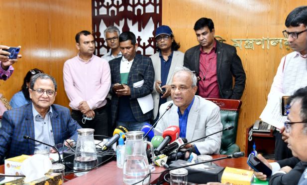 সরকার কৃষক ভোক্তার স্বার্থ রক্ষায় কাজ করছে: স্বরাষ্ট্র ও কৃষি উপদেষ্টা