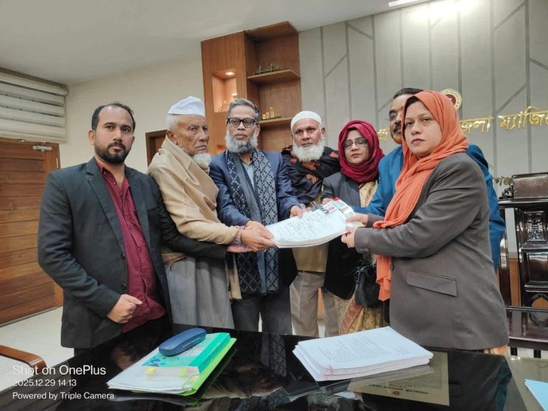 মুন্সিগঞ্জ-৩ আসনে বিএনপির মনোনয়নপত্র জমা দিলেন কামরুজ্জামান রতন