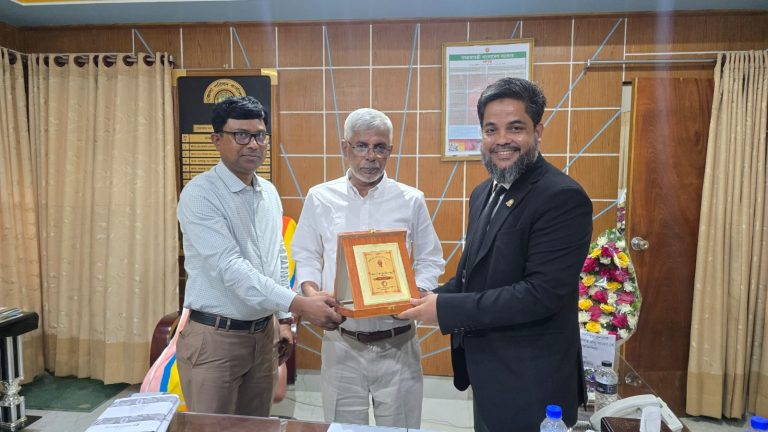 মুন্সীগঞ্জে জেলা পরিষদের নবনিযুক্ত প্রশাসককে শুভেচ্ছা প্রদান