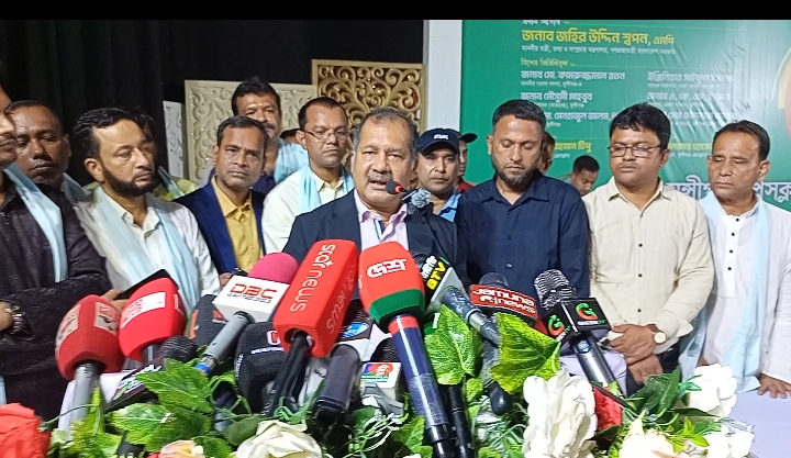 ভাসমান সাংবাদিক ও ব্ল্যাকমেইলের তৎপরতায় পেশাদার সাংবাদিকতা হুমকির মুখে