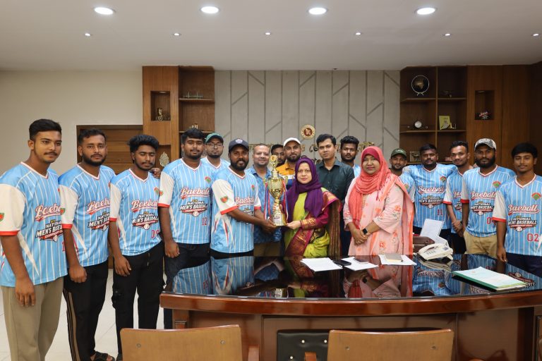নবম জাতীয় বেসবল প্রতিযোগিতায় সাফল্য অর্জনকারী মুন্সীগঞ্জ জেলা দলের সৌজন্য সাক্ষাৎ জেলা প্রশাসকের সঙ্গে