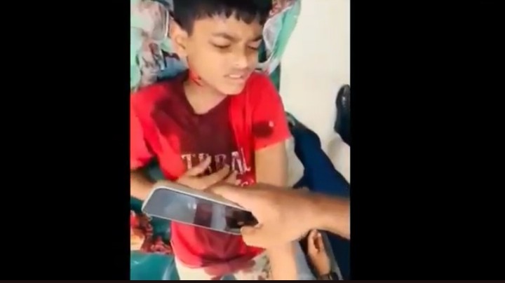 মুন্সীগঞ্জে ধর্ষণে ব্যর্থ হয়ে মাদ্রাসা শিক্ষার্থীর গলায় শিক্ষকের উপর্যুপরি ছুরিকাঘাত।
