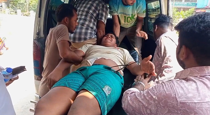 সিরাজদিখানে জমি সংক্রান্ত বিরোধে সংঘর্ষ, টেটাবিদ্ধ ৪